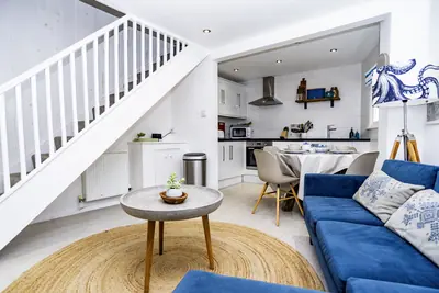 St Ives Holiday Cottage with Parking - Coastal Retreat, St Ives