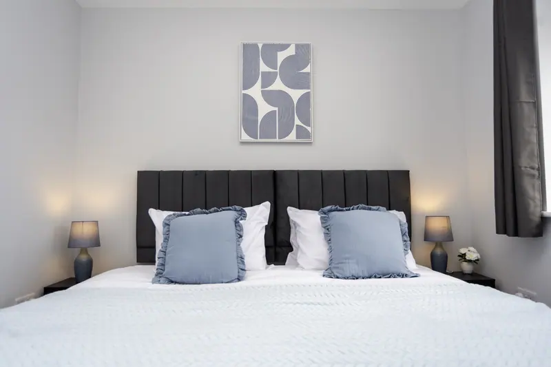 Central Telford Home - Sleeps 8 - Private Parking photo 1